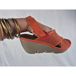 Clarks Artisan Women's 8.5 Burnt Orange Leather Wedge Slingback Comfort Sandals